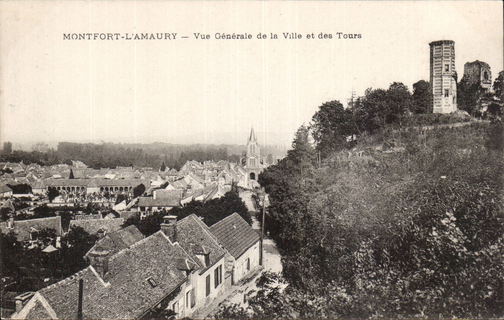 Montfort-l'Amaury — Vue Générale de la Ville et des Tours