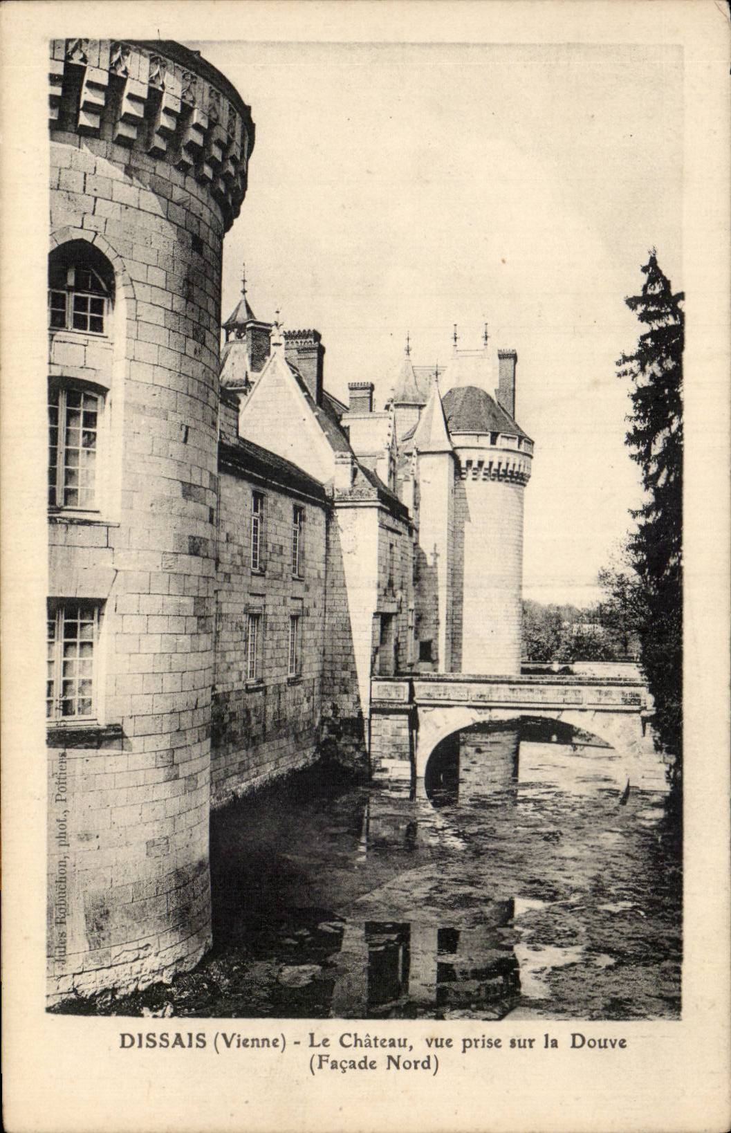 Dissais - Le Chateau - CPA 