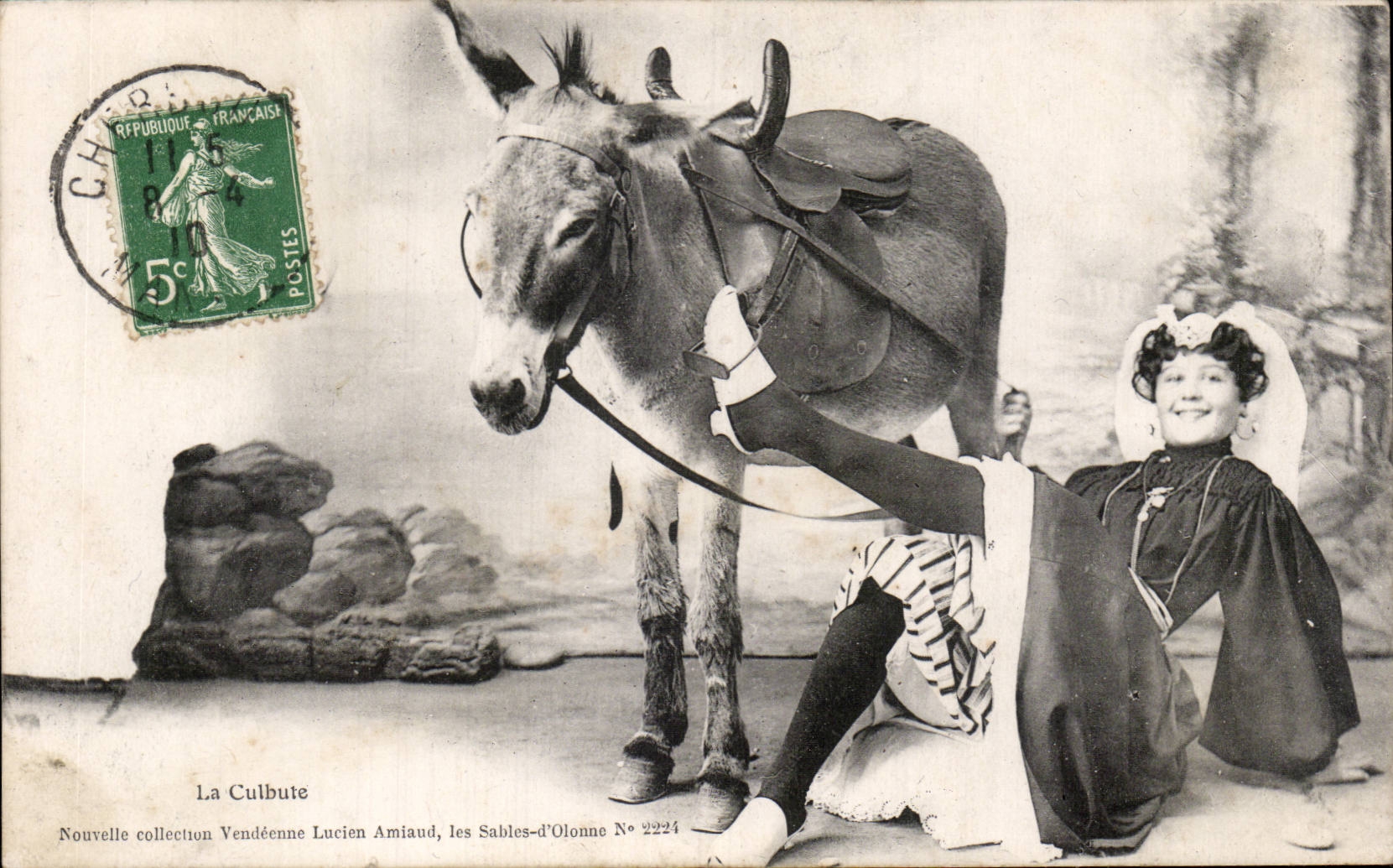 Folklore - Costumes - Les Sables d'Olonne - ane - donkey - femme - CPA 