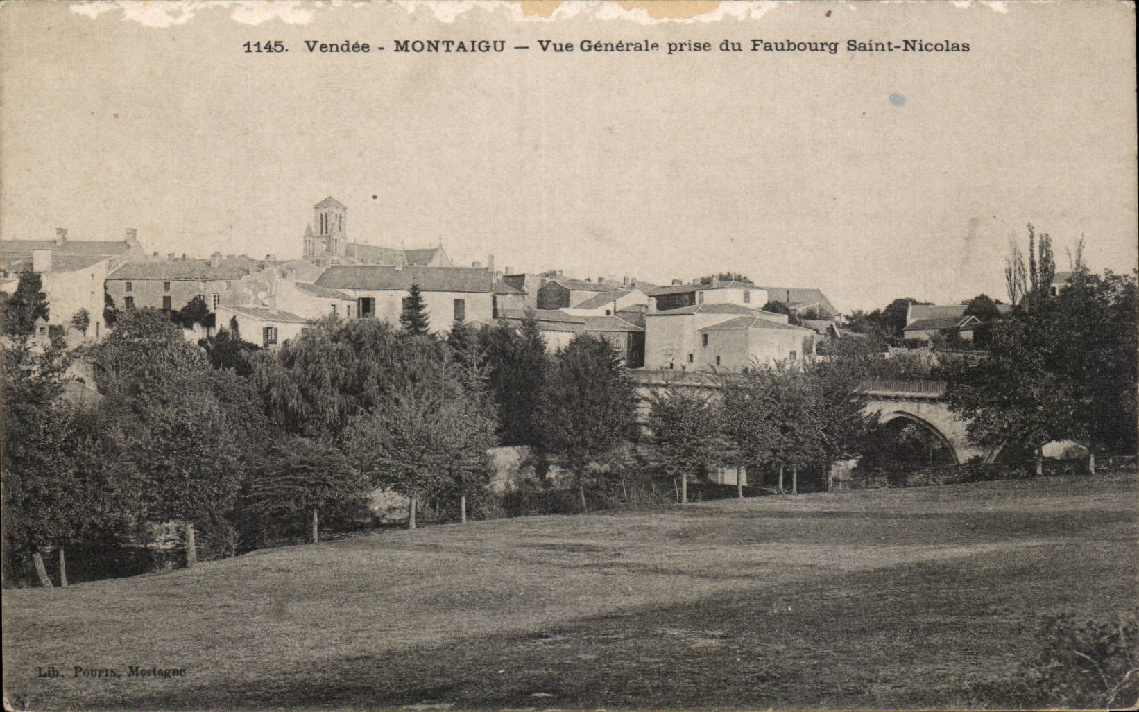 CPA Montaigu Vue generale prise du faubourg Saint Nicolas