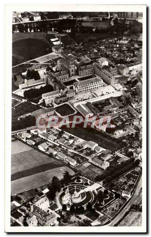 CPSM Pensionnat St Gabriel St laurent sur Sevre Le calvaire et St gabriel