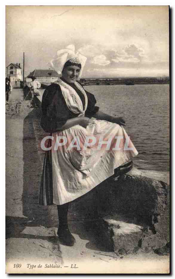 CPA Sables d'olonne Type de sablaise Folklore Femme