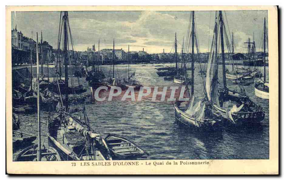 CPA Les Sables d'olonne Le quai de la poissonnerie