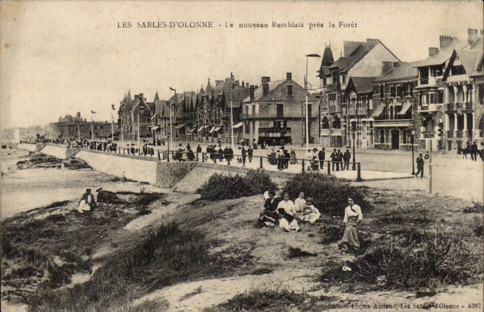 Les Sables-d'Olonne - Le nouveau Remblais près la Forêt — Édition Larcen Amiaud, n° 4387