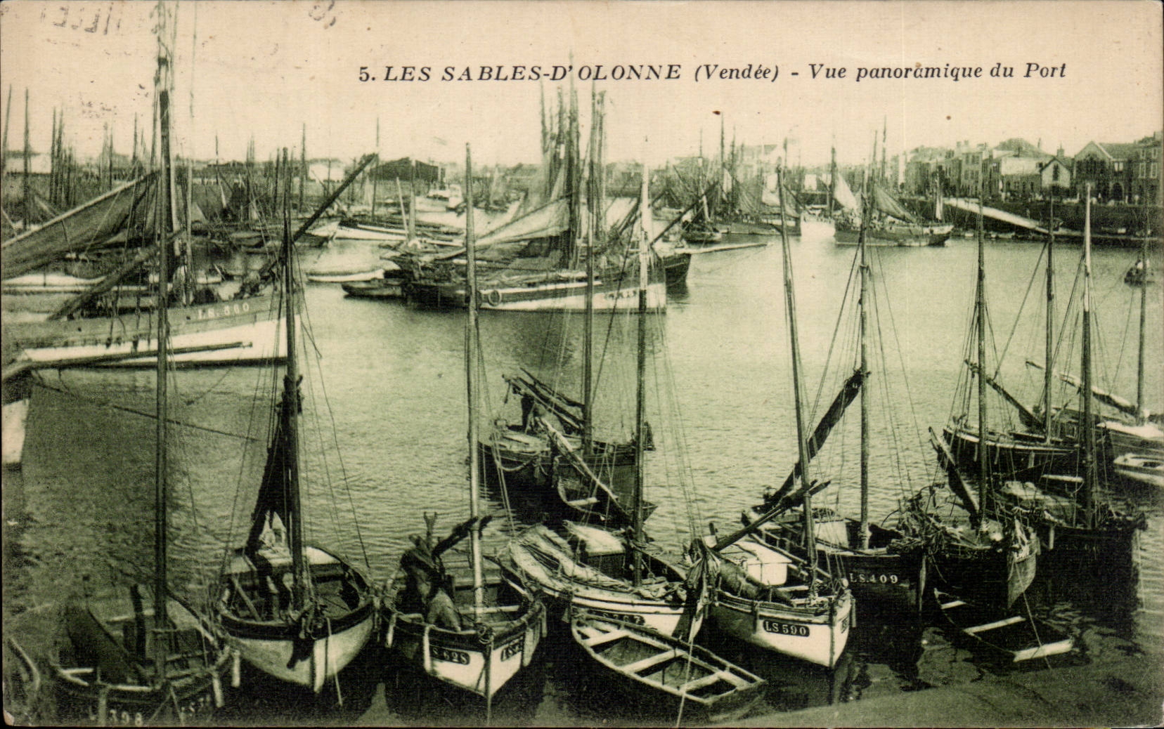 Les Sables-d'Olonne (Vendée) — Vue panoramique du Port — éditeur JULLY-FOURTE