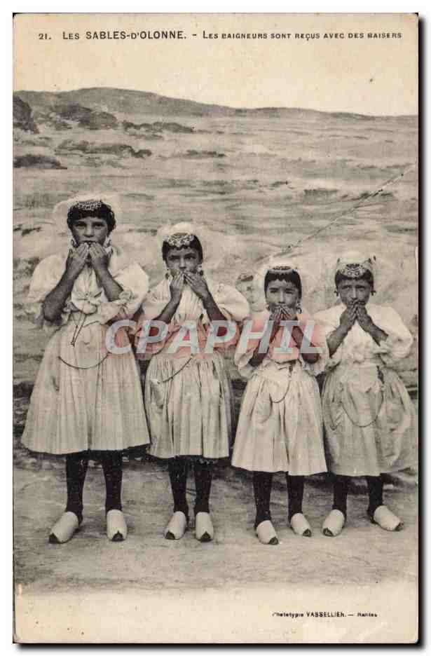 Les Sables-d'Olonne — Les baigneuses sont reçus avec des baisers — Vassellien, Nantes