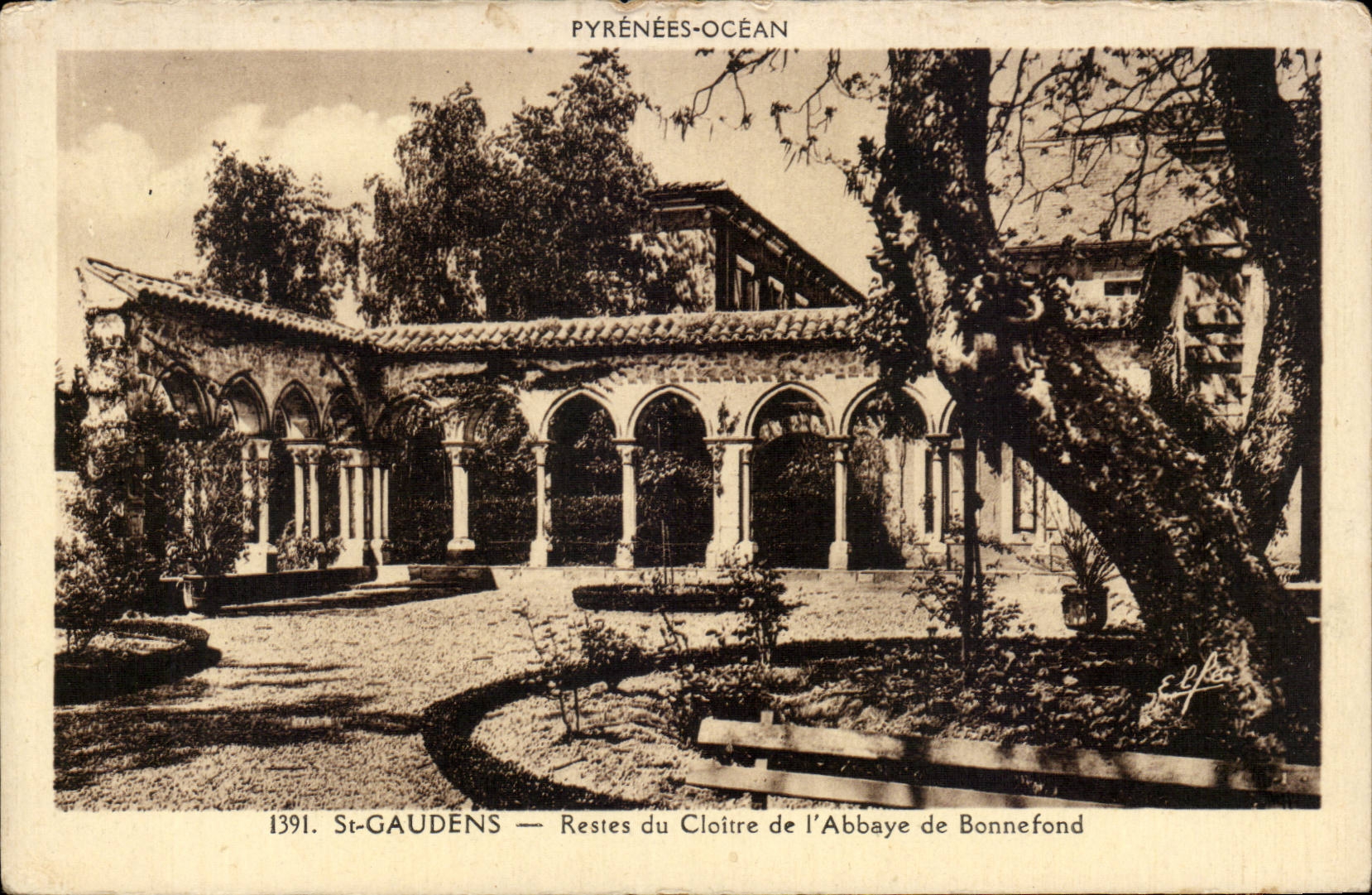 St-Gaudens — Restes du Cloître de l'Abbaye de Bonnefond — Édition Latruches Frères