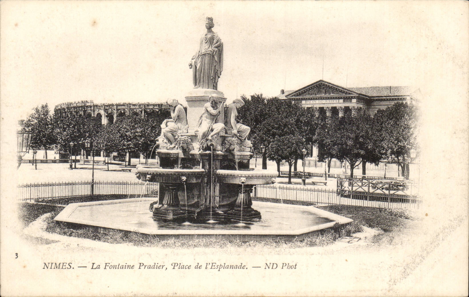 Nîmes — La Fontaine Pradier, Place de l'Esplanade — ND Phot