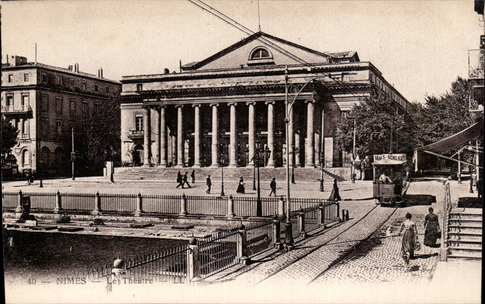 CPA Nimes Le theatre