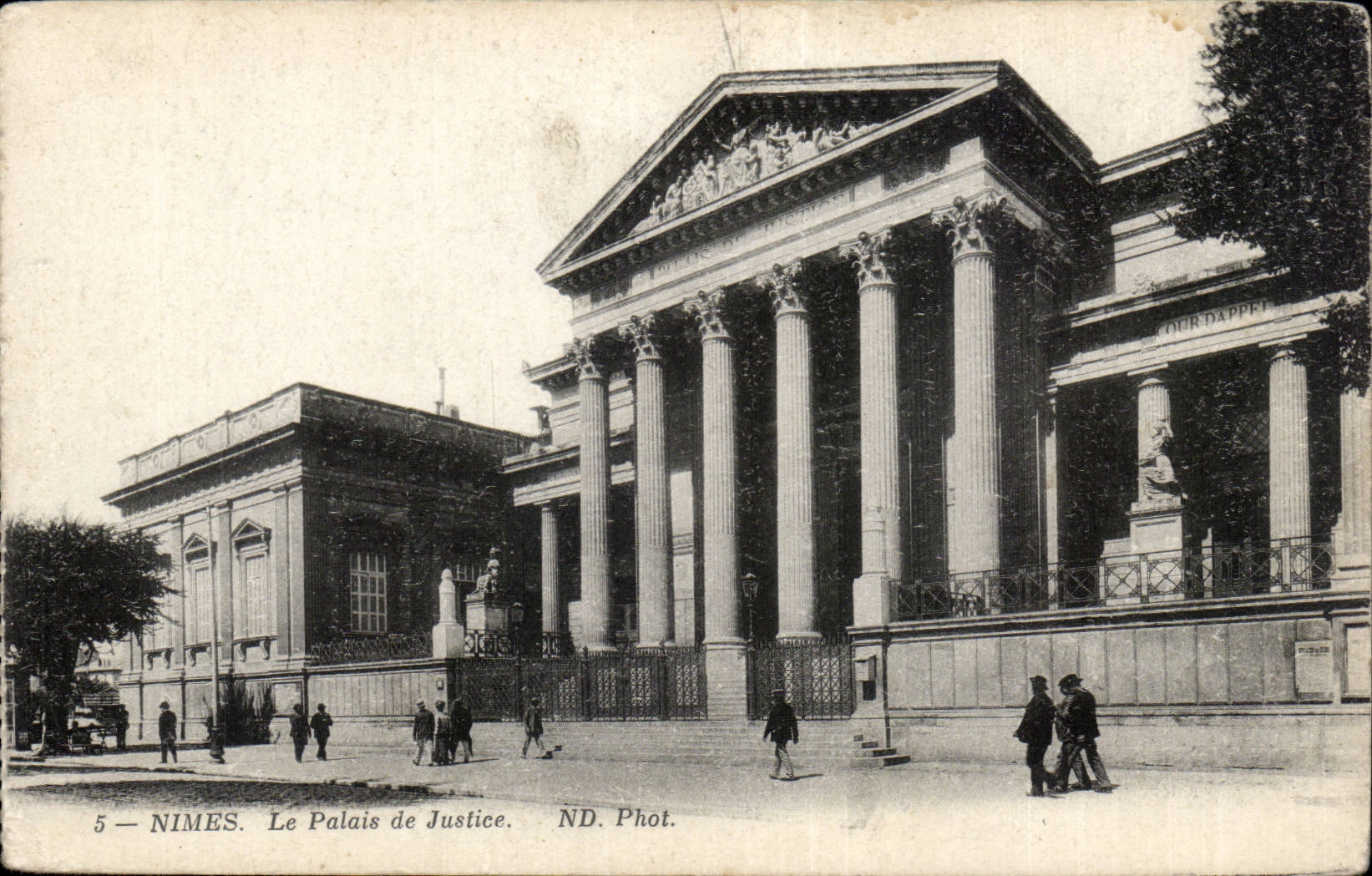 CPA Nimes Le palais de justice