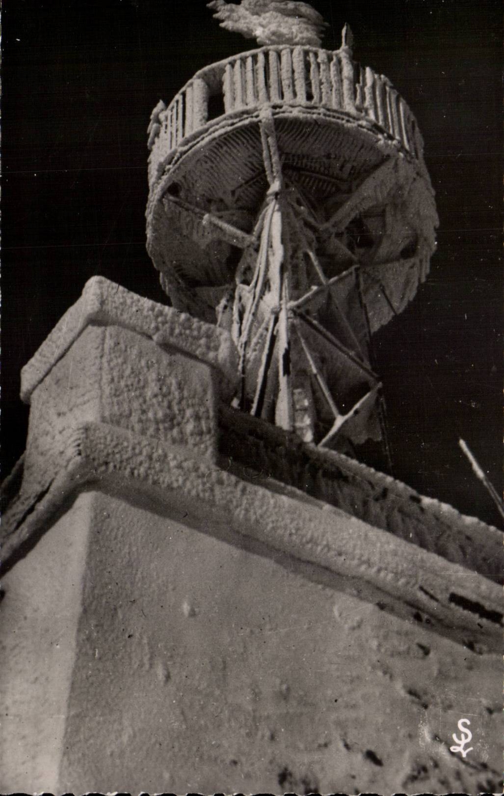 Mont Aigoual (Gard) — La Tour des instruments de météo sous le givre hivernal — Éditions Schettler, Lucion