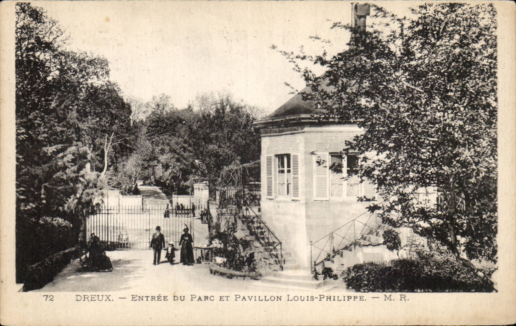 Dreux — Entrée du Parc et Pavillon Louis-Philippe — M. R.