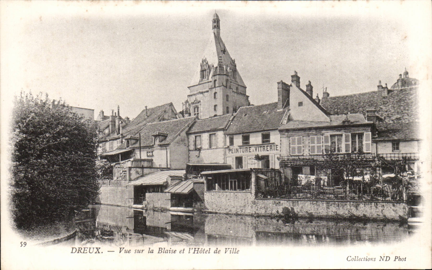 Dreux — Vue sur la Blaise et l'Hôtel de Ville — Collections ND Phot