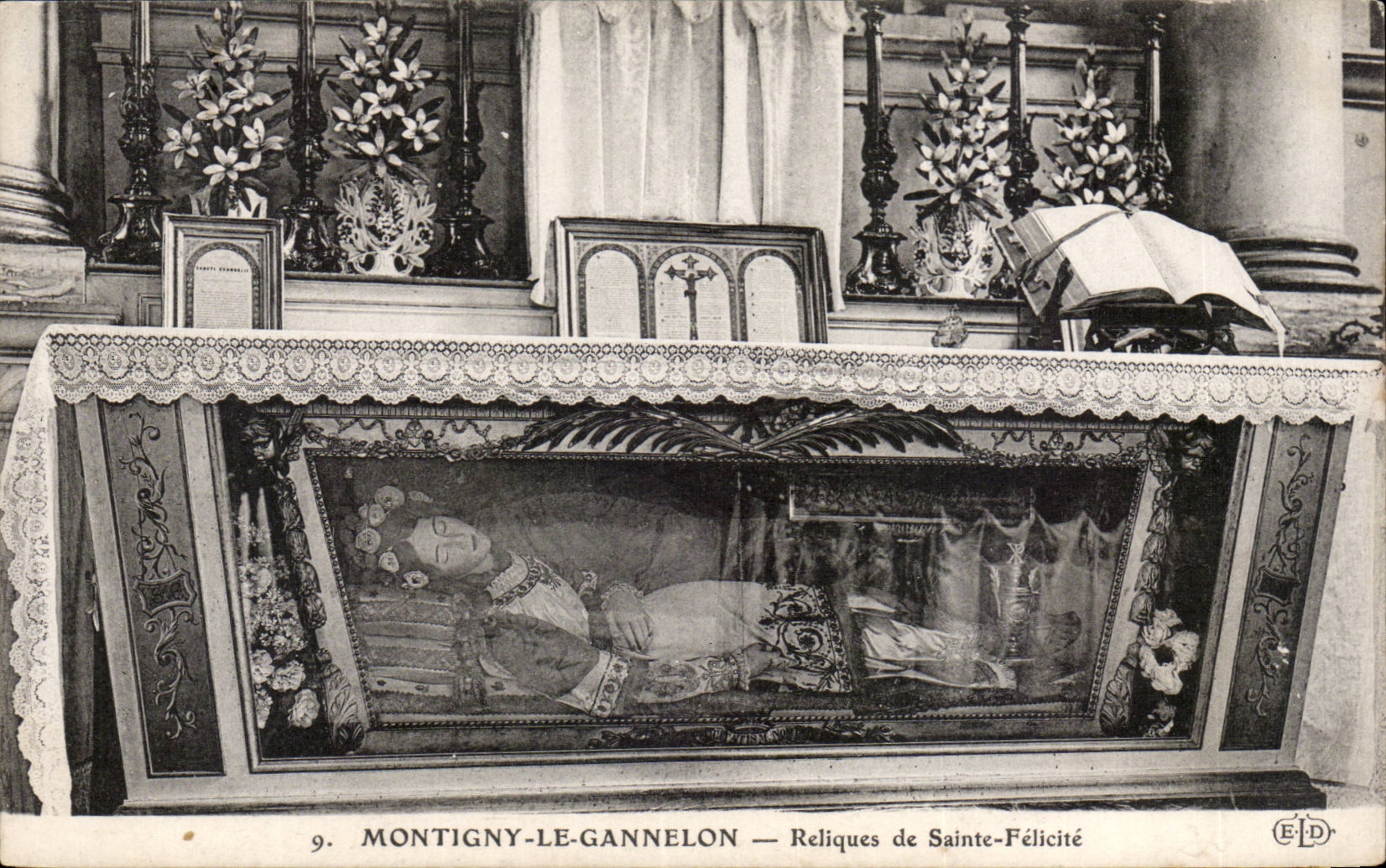 CPA Montigny le Gannelon reliques de Sainte Felicite