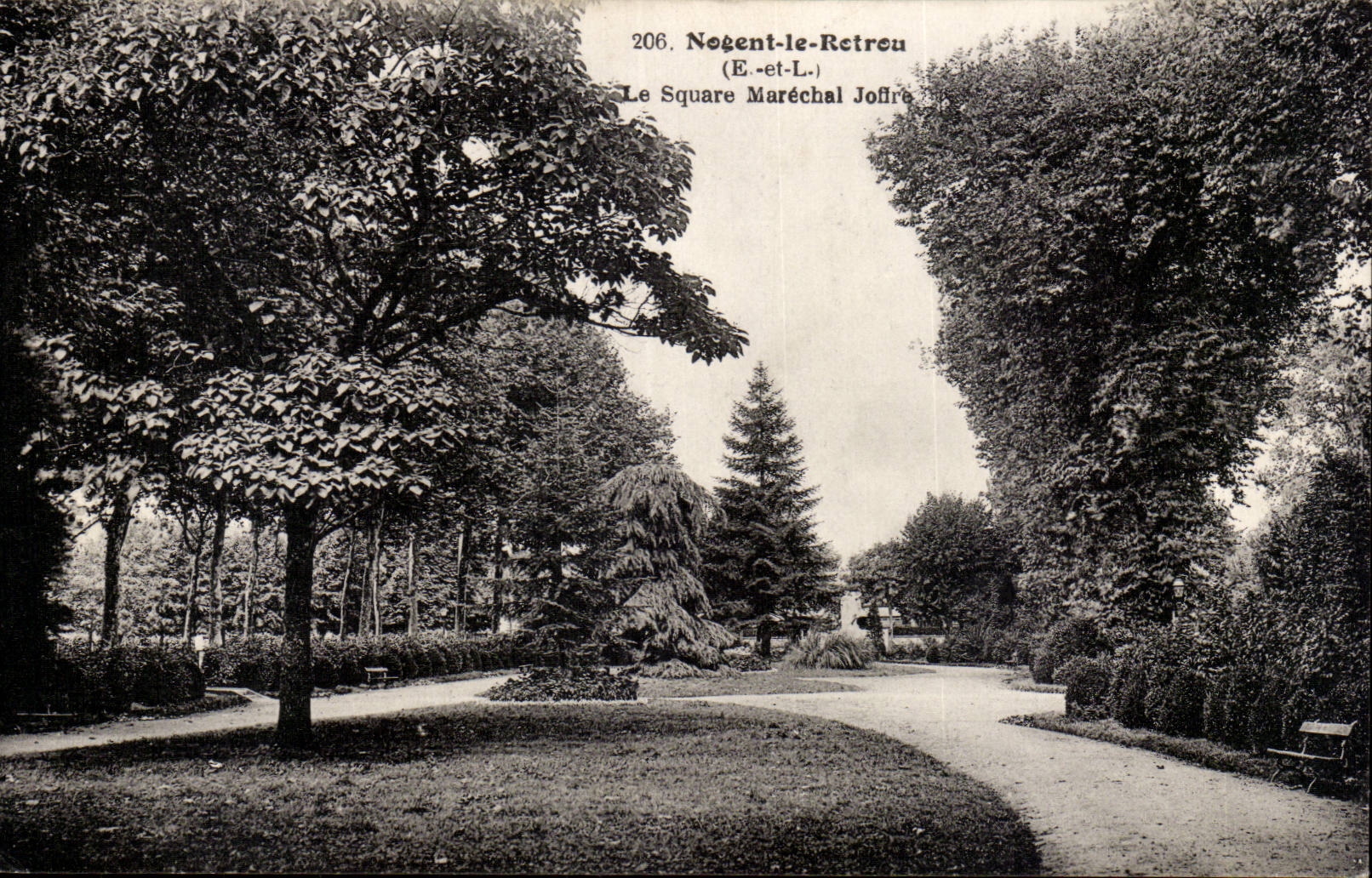 Nogent-le-Retrou — Le Square Maréchal Joffre — éditeur Ch. Chaudié, n° 206