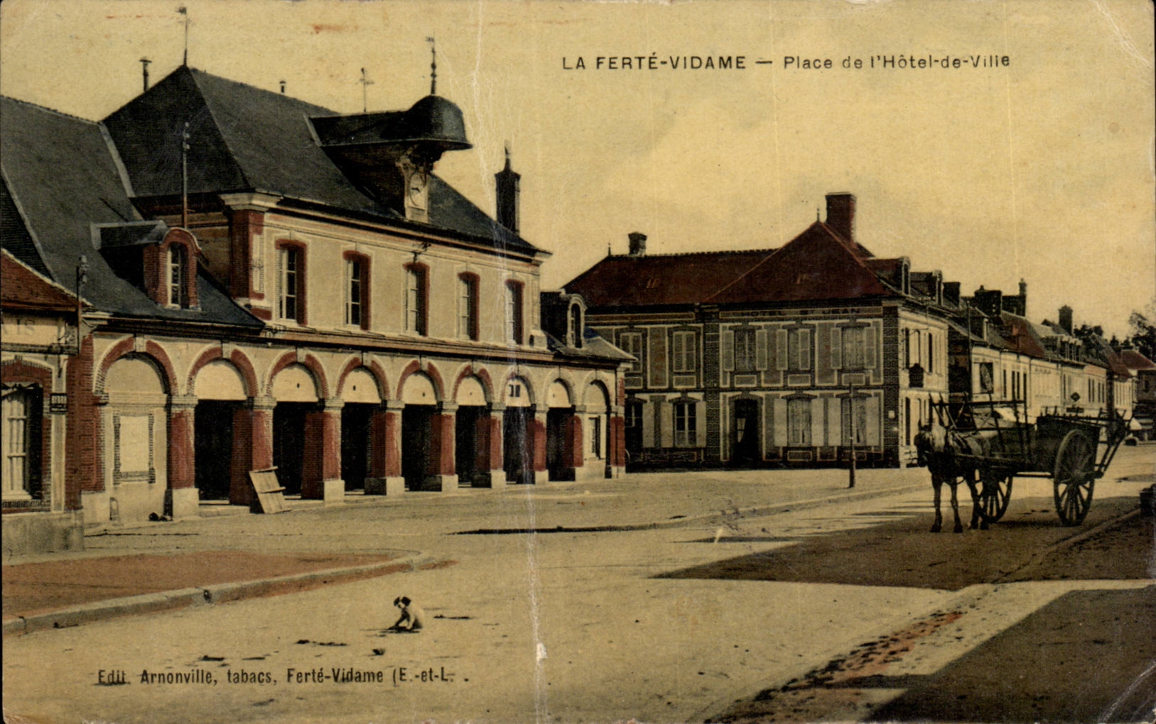 CPA La Ferte Vidame Place de l'hotel de ville