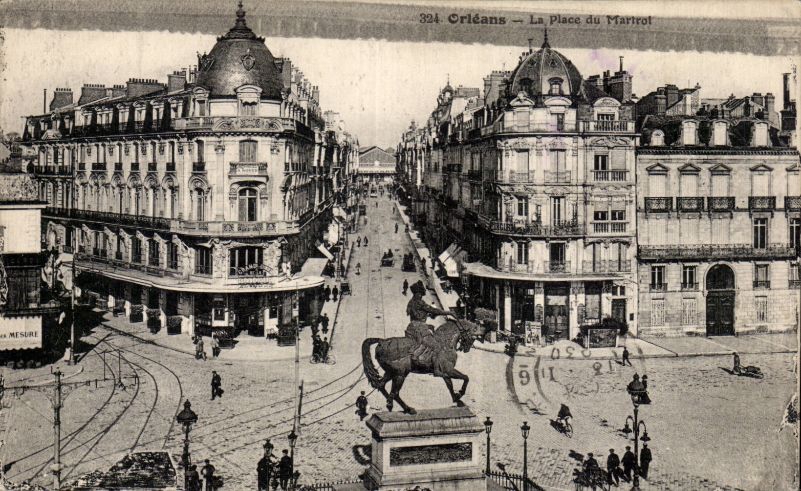 CPA Orleans La place du Martroi