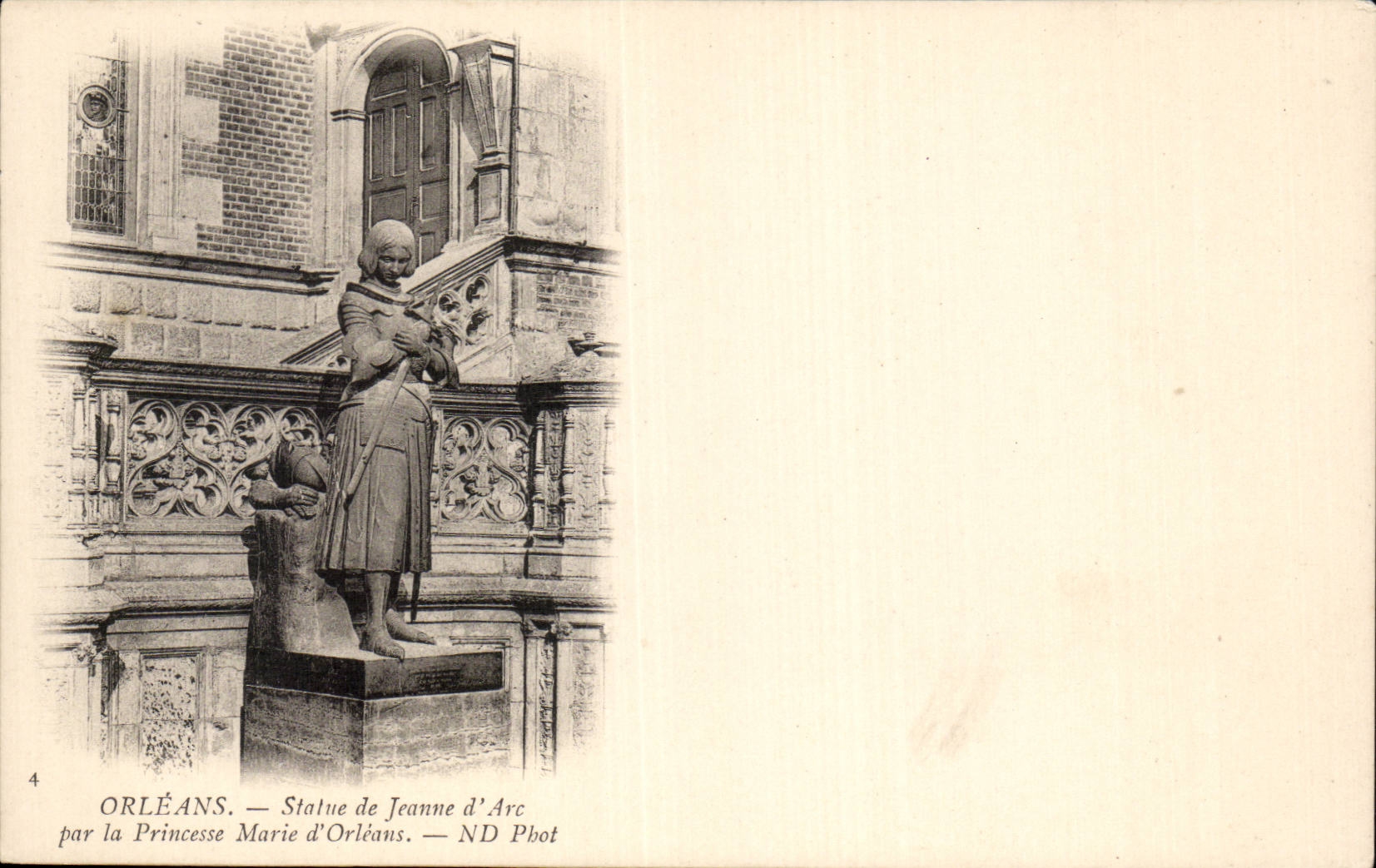 CPA Orleans Statue de Jeanne d'arc par la princesse Marie d'Orleans