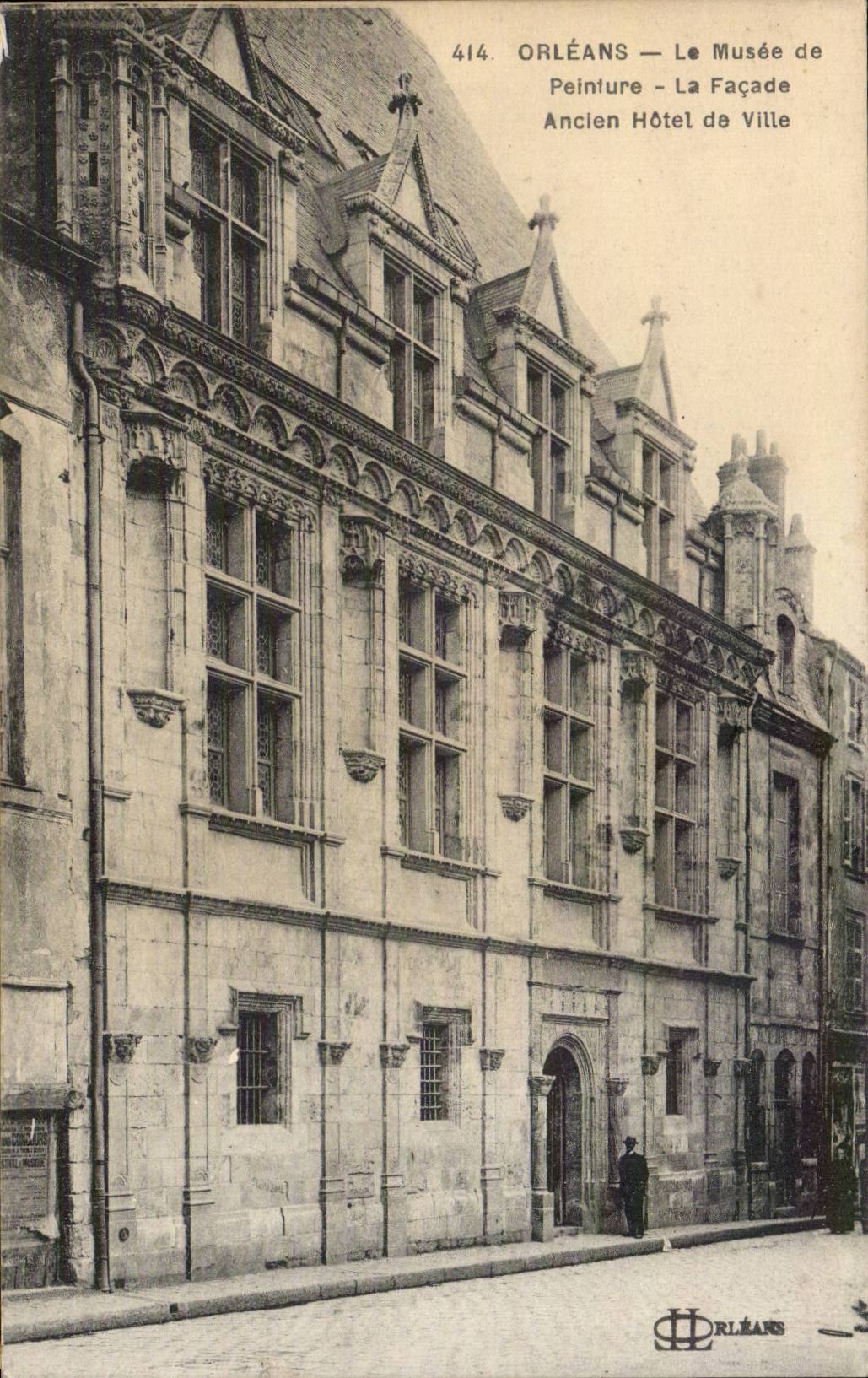 CPA Orleans Le musee de peinture La facade Ancien hotel de ville