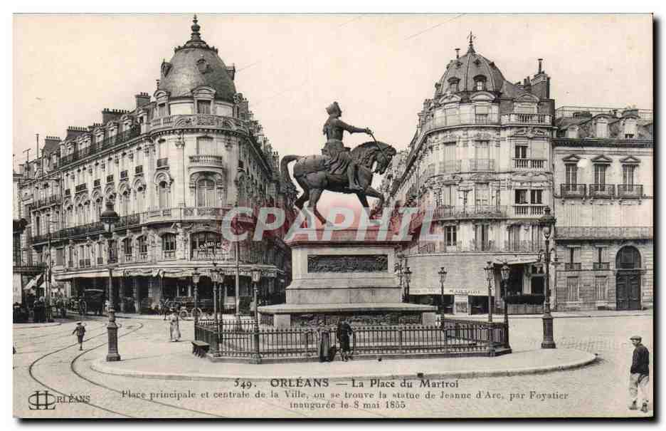 CPA Orleans Place du Martroi Jeanne d'arc 
