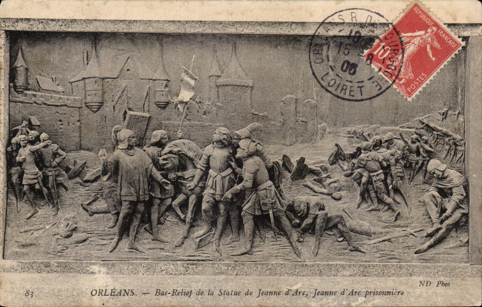 CPA Orleans Bas relief de la sttaue de Jeanne d'arc Jeanne d'arc prisonniere