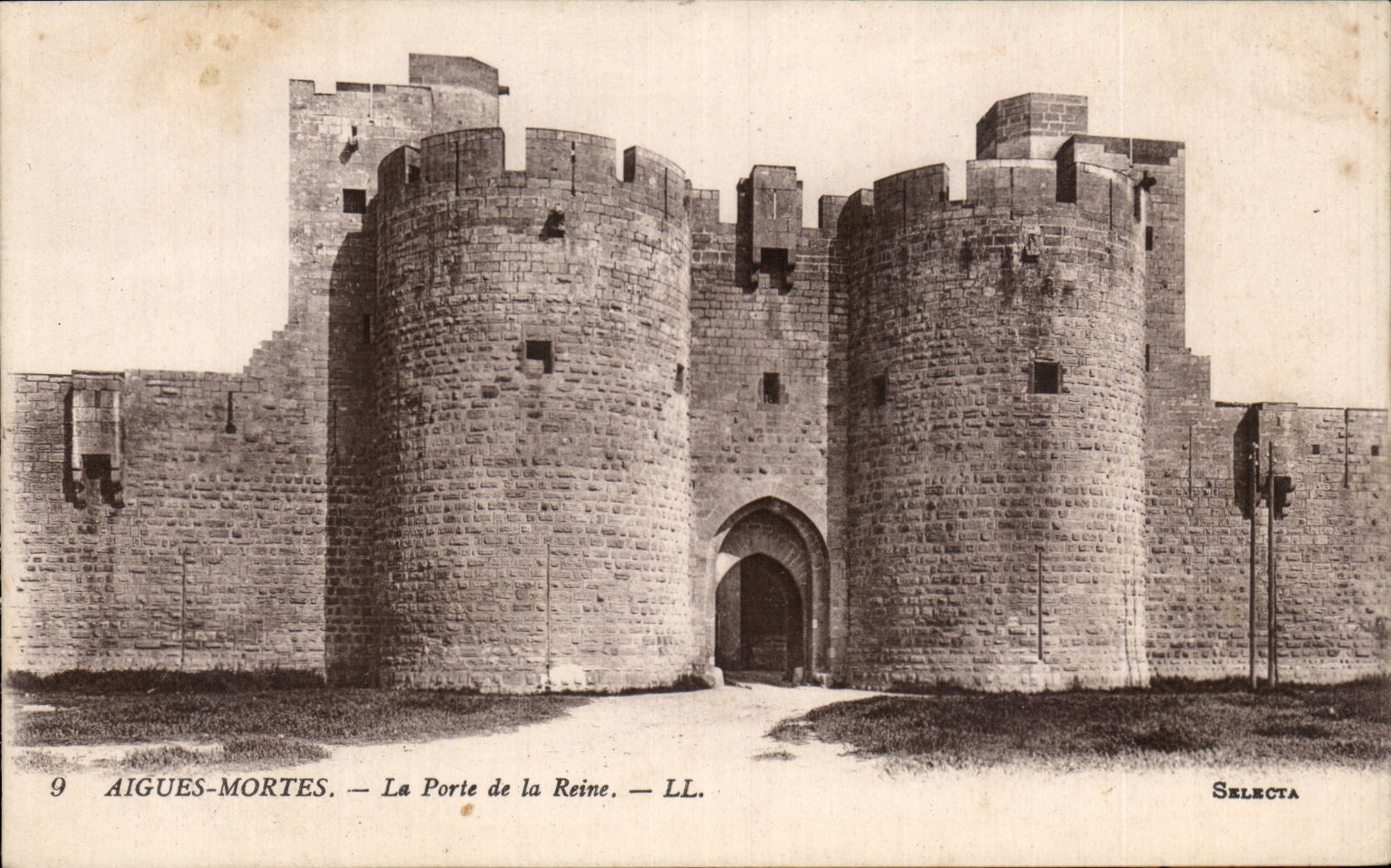 CPA Aigues Mortes La porte de la Reine