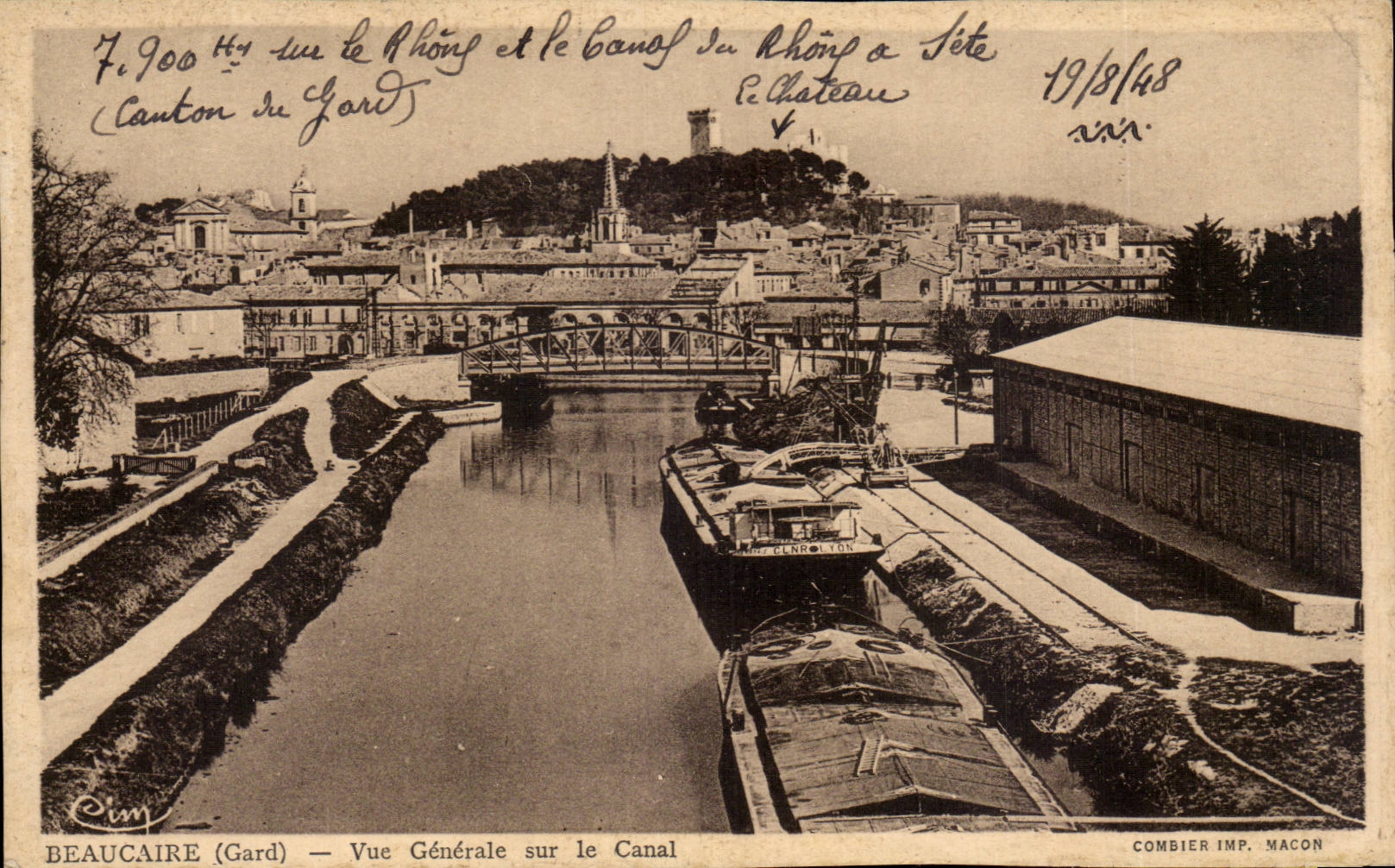CPA Beaucaire Vue generale sur le canal