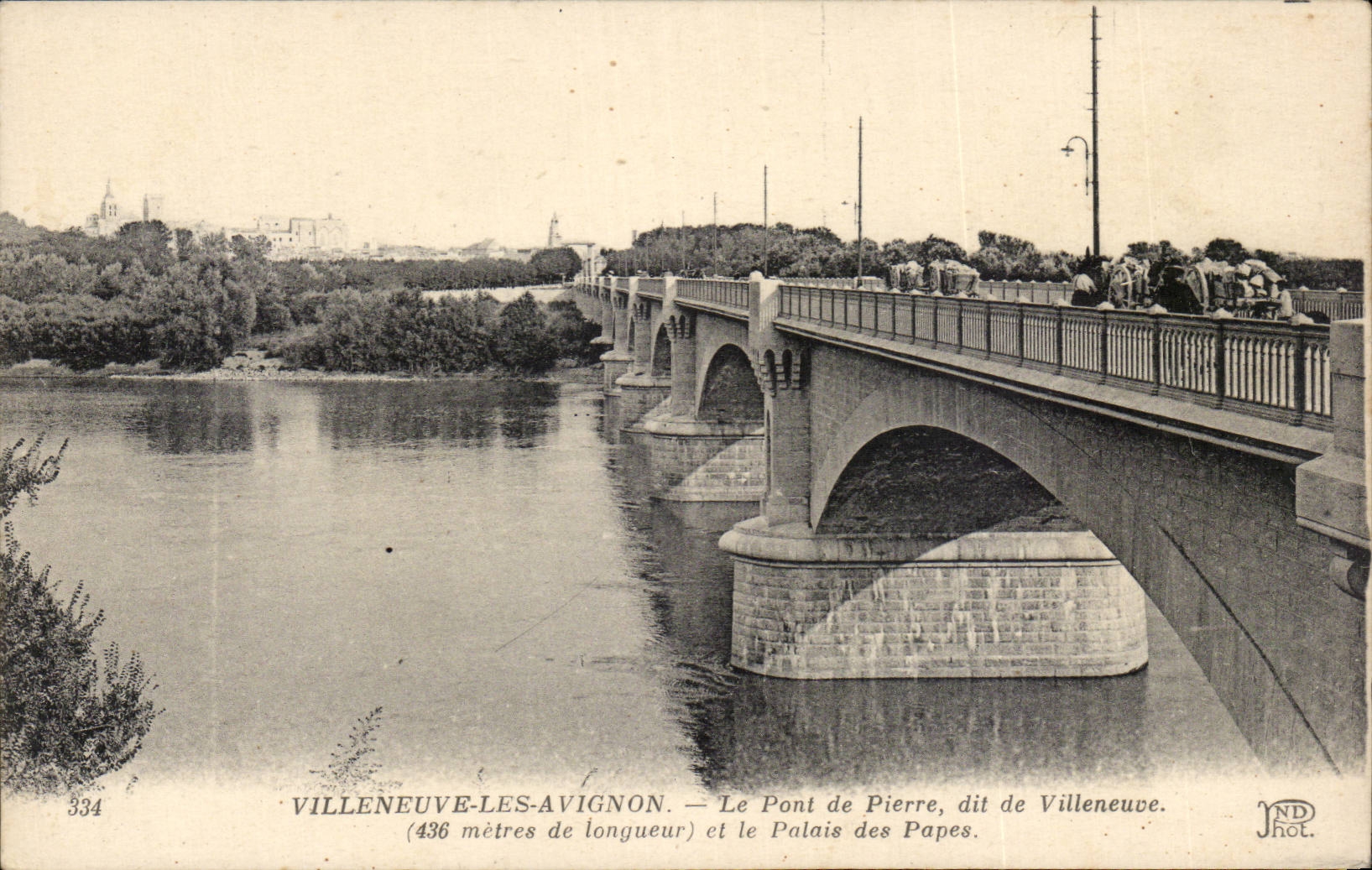 CPA Villeneuve les Avignon Le pont de pierre dit de Villeneuve et le palais des Papes
