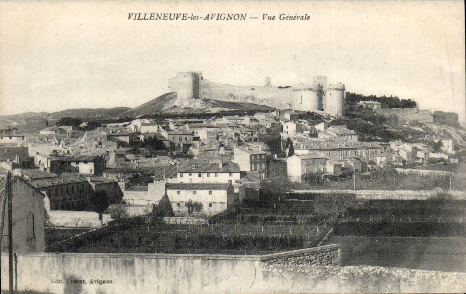CPA Villeneuve les Avignon Vue generale