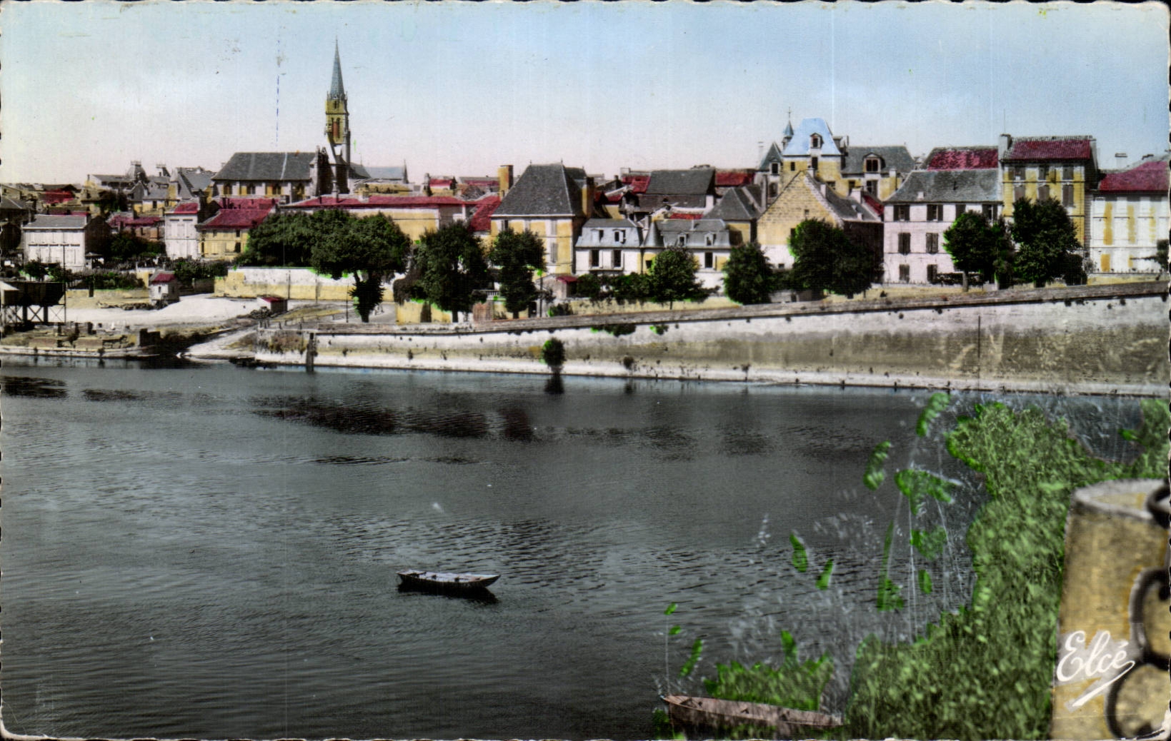 CPSM Bergerac Vue de la ville depuis le pont