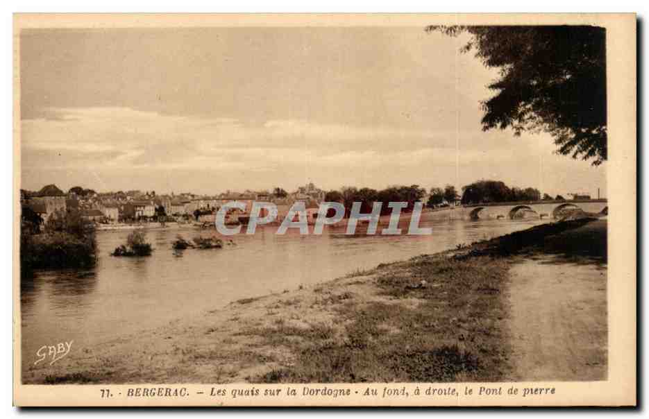 Bergerac — Die Quais an der Dordogne — Im Hintergrund, rechts, die Steinbrücke — G. Gaby