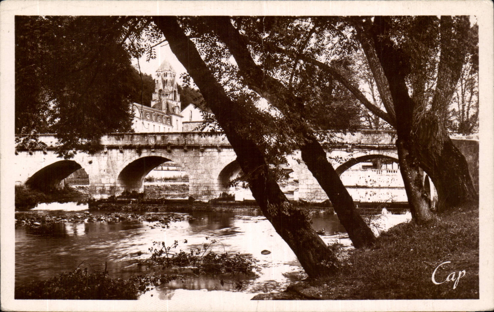 CPA Brantome Le pont Conde et les bords de la Dronne