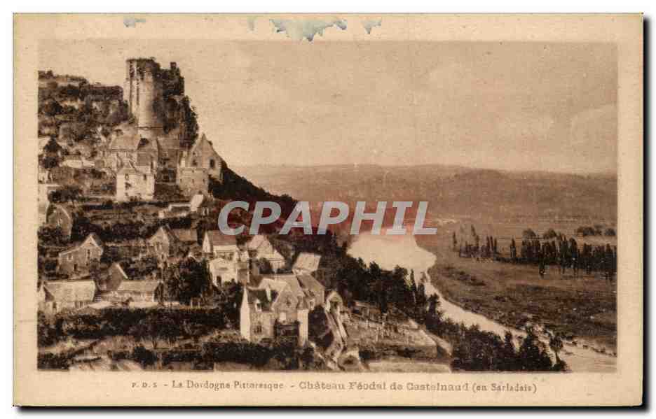 CPA Castelnaud Le chateau feodal Au fond Beynac et son chateau