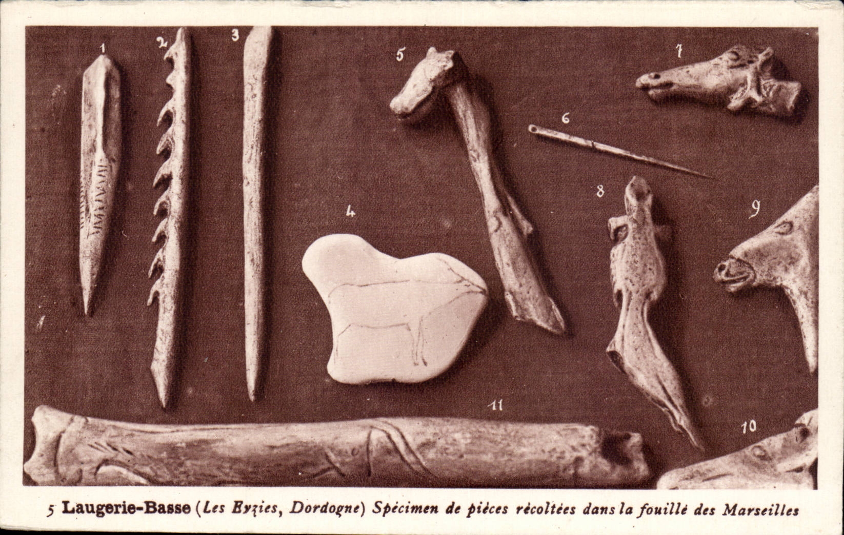 Laugerie-Basse (Les Byties, Dordogne) — Spécimen de pièces récoltées dans la fouille des Marseilles — Phototypie Francois, Limoges