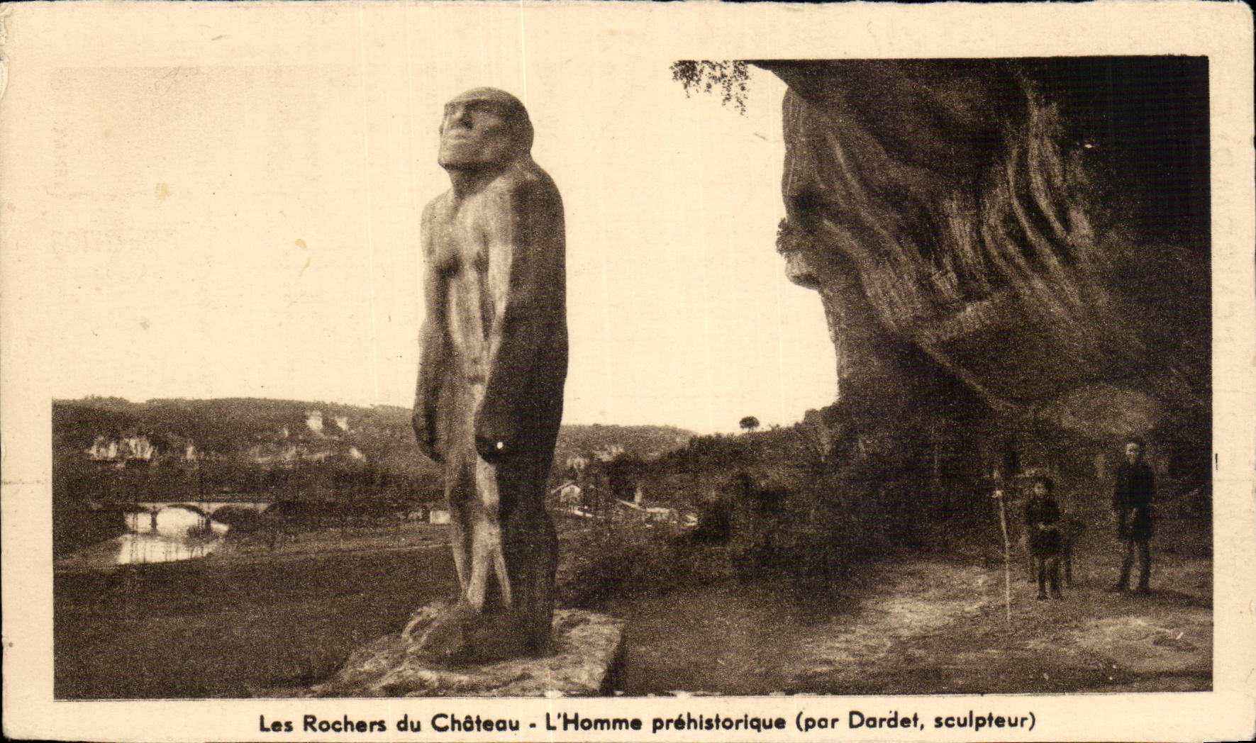 Les Rochers du Château - L'Homme préhistorique (par Dardet, sculpteur)