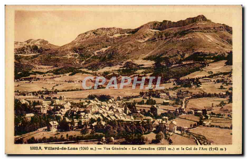 Villard-de-Lans (1040 m.) — Vue Générale — Le Cornafion (2031 m.) et le Col de l'Arc (1743 m.)