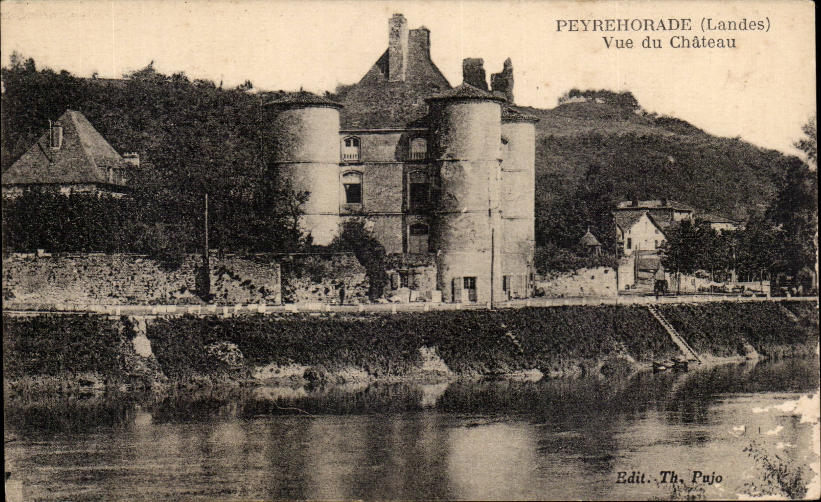 CPA Peyrehorade Vue du chateau