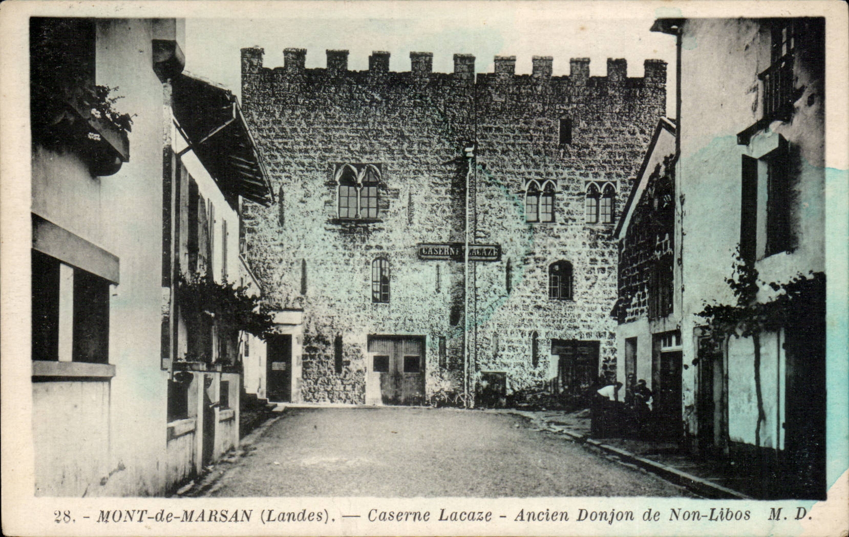 CPA Mont de Marsan Caserne Lacaze Ancien donjon de Non Libos