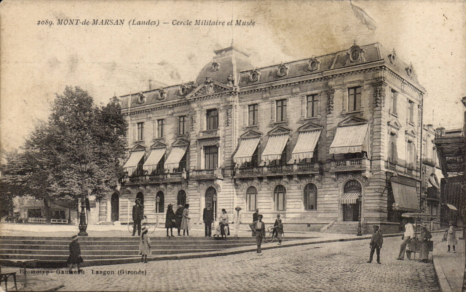 CPA Mont de Marsan Cercle militaire et musee