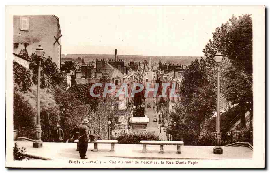 CPA Blois Vue du haut de l'escalier la rue Denis Papin