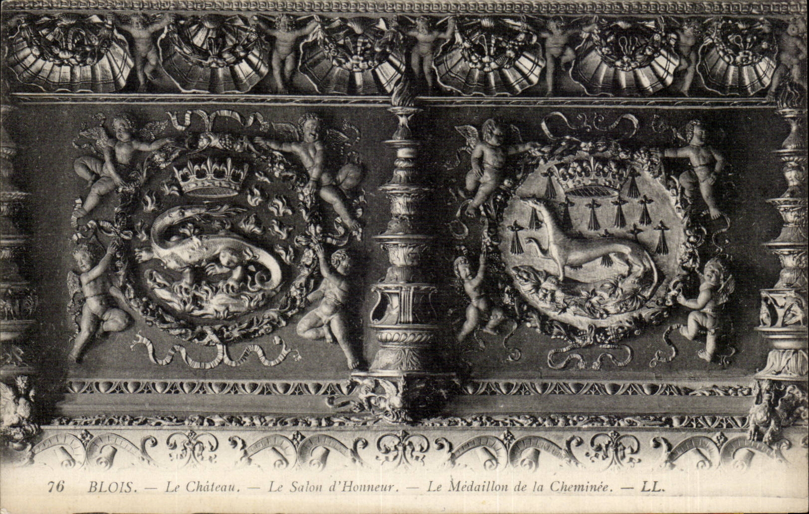 CPA Blois Le chateau le salon d'honneur Le medaillon de la cheminee