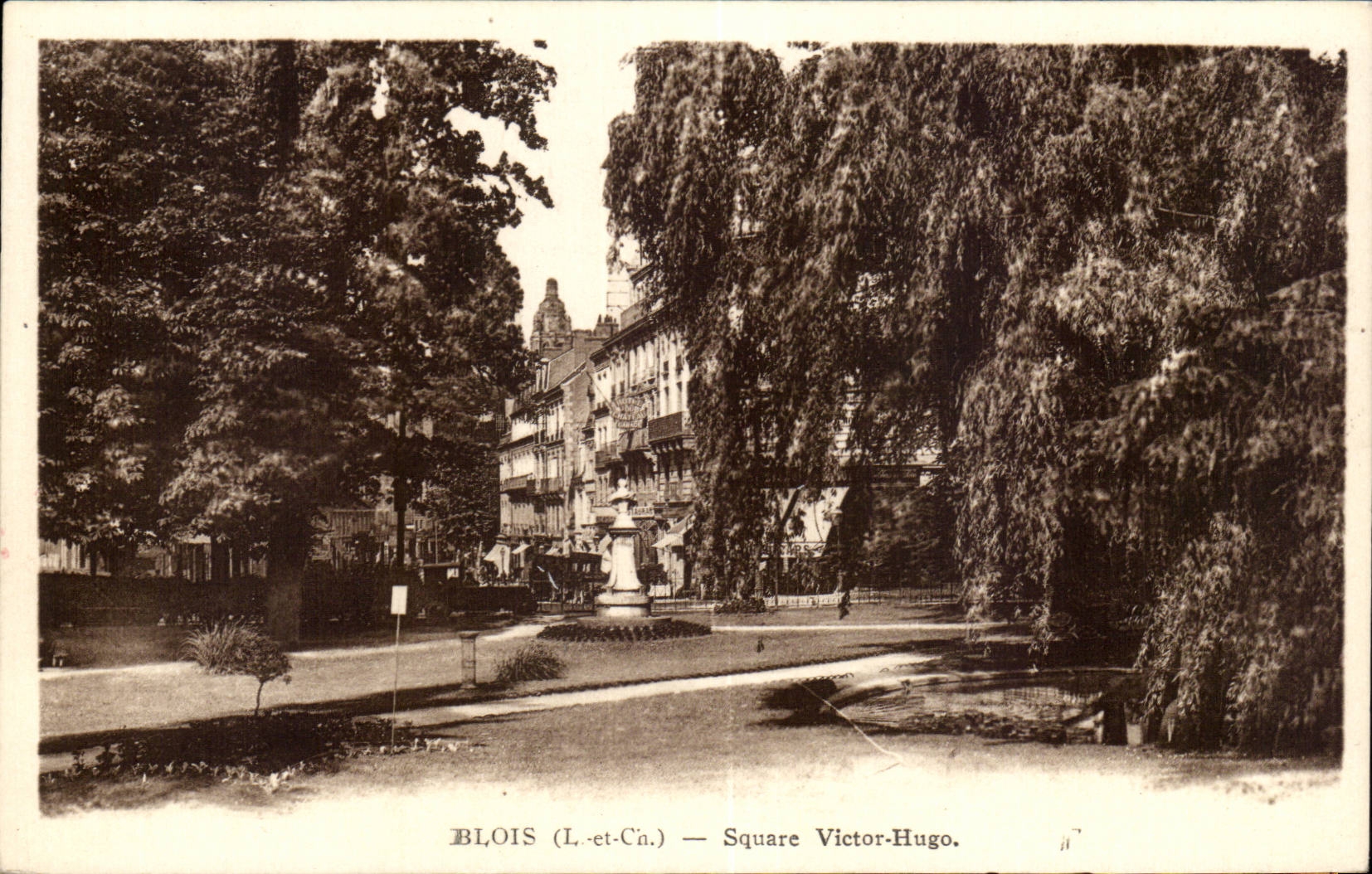 CPA Blois Square Victor Hugo