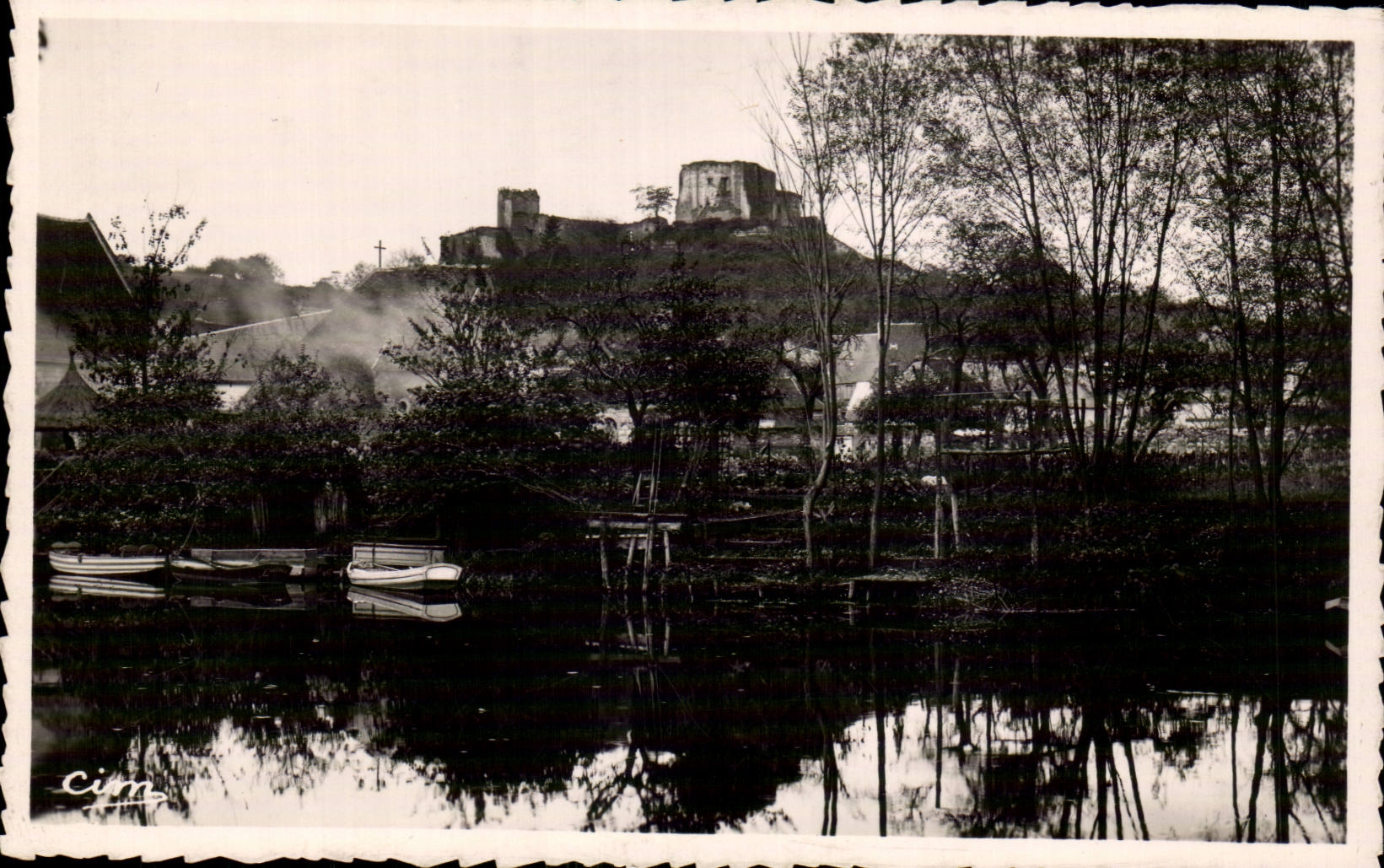 Montoire-sur-le-Loir — Le Château et les bords du Loir — Coneller Imp. Macon