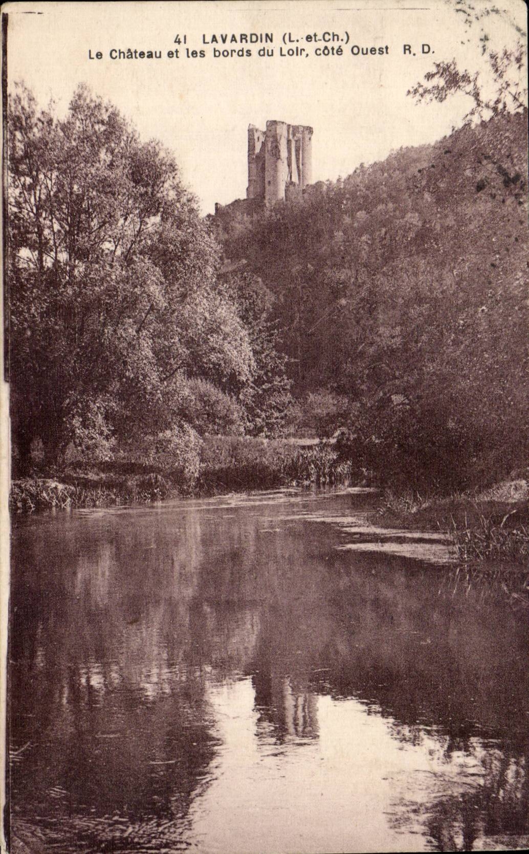 CPA Lavardin Le chateau et les bords du Loir Cote ouest