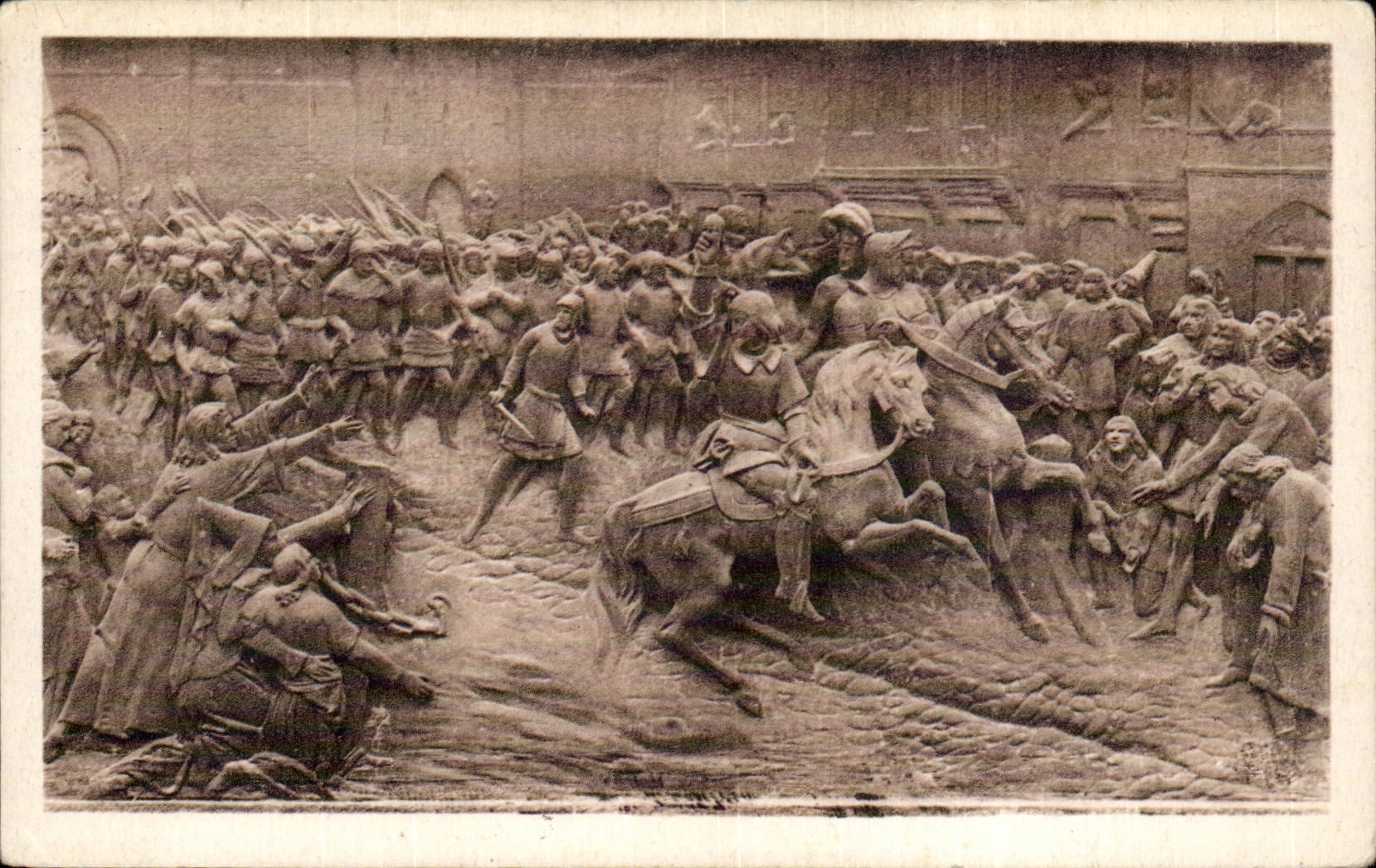 CPA Orleans Bas relief de la statue de Jeanne d'arc Place du Martroi Messire m'a envoye pour secourir la bonne ville 