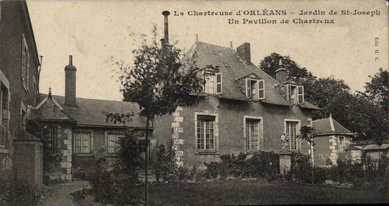 CPA La Chartreuse d'Orleans Jardin de St Joseph Un pavillon de Chartreux