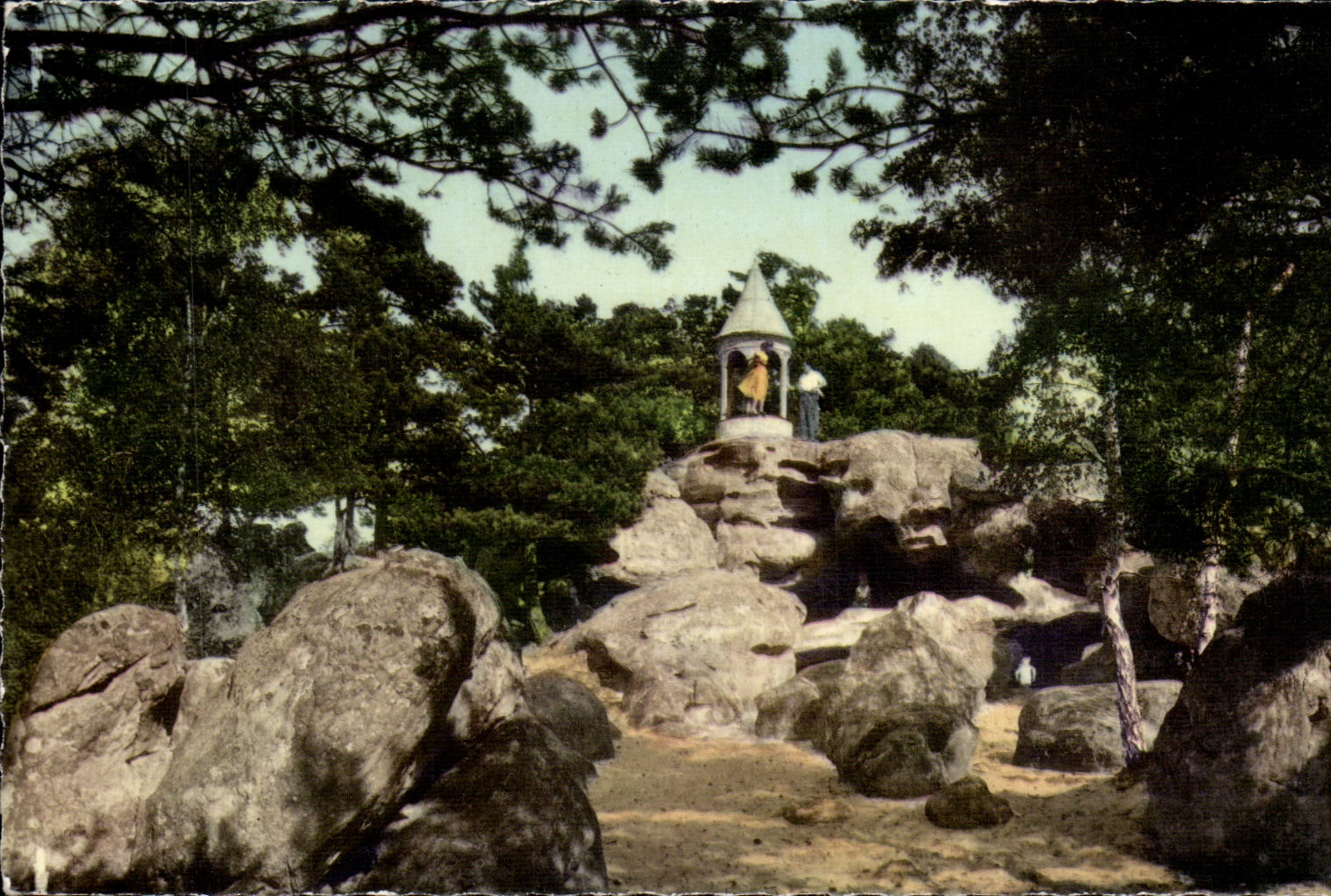 CPSM Environs de Malesherbes La roche aux amis