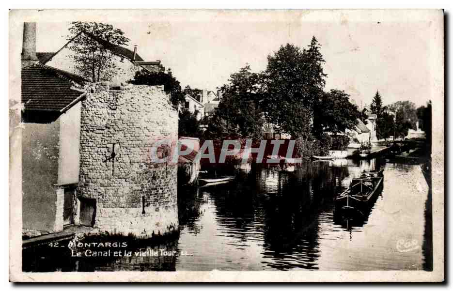CPA Montargis Le canal et la vieille ville