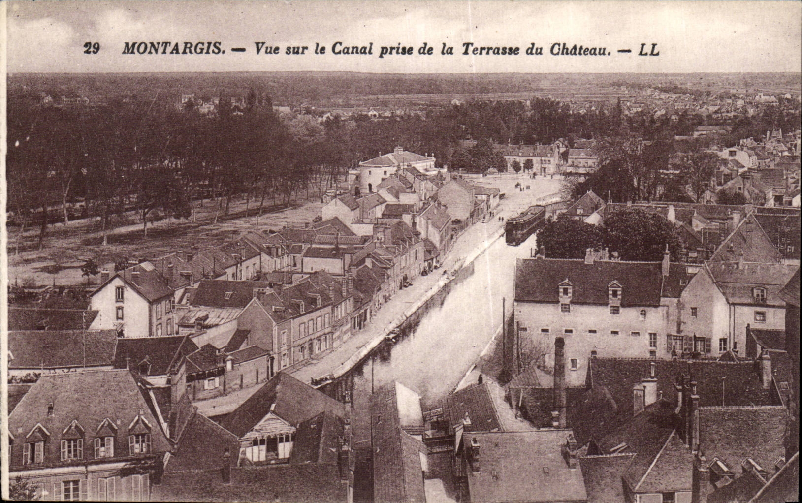 CPA Montargis Vue le canal prise de la terrasse du chateau