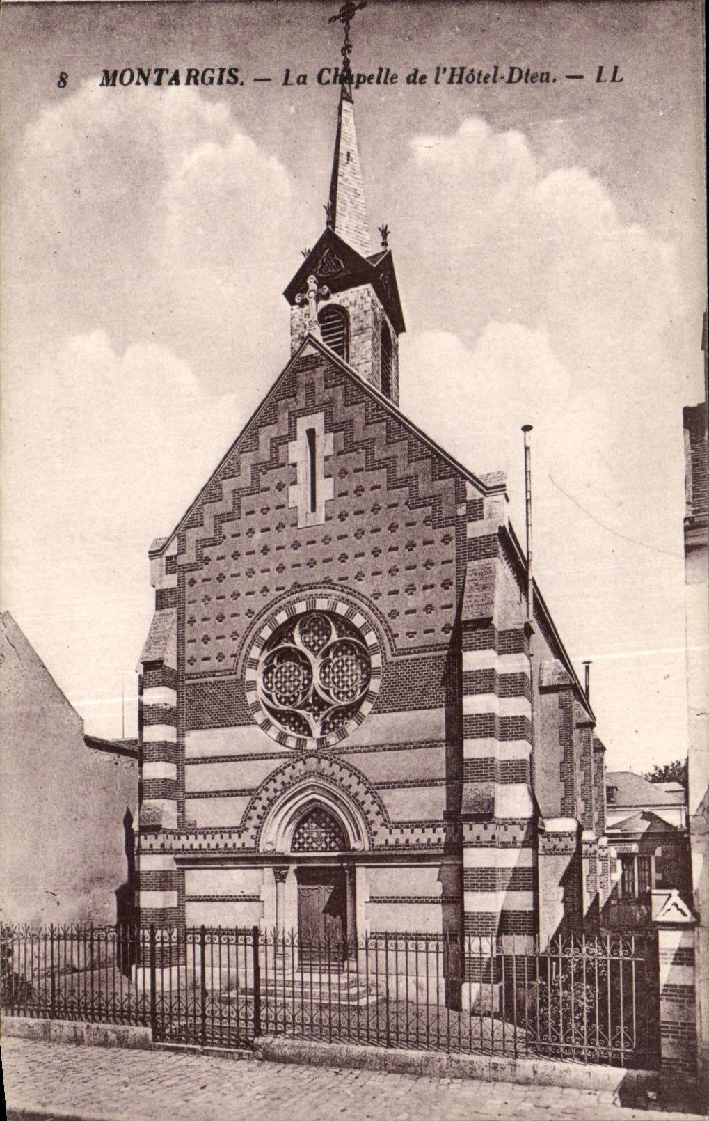 CPA Montargis La chapelle de l'hotel Dieu